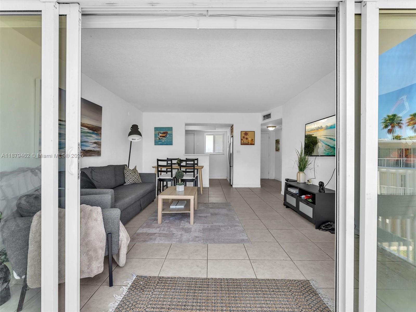 PARADISE AT DADELAND COND - Residential