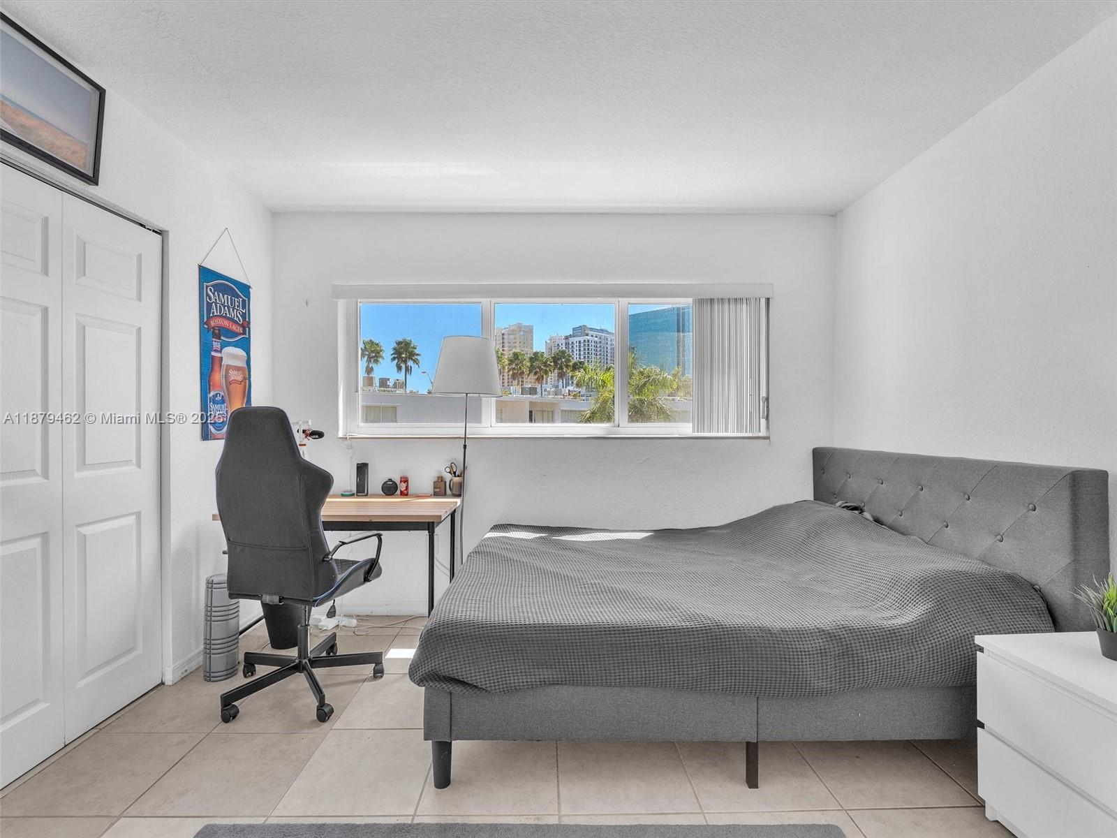 PARADISE AT DADELAND COND - Residential