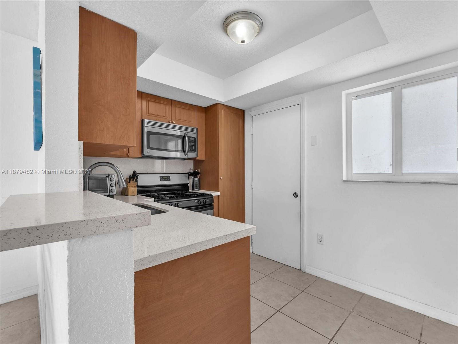 PARADISE AT DADELAND COND - Residential