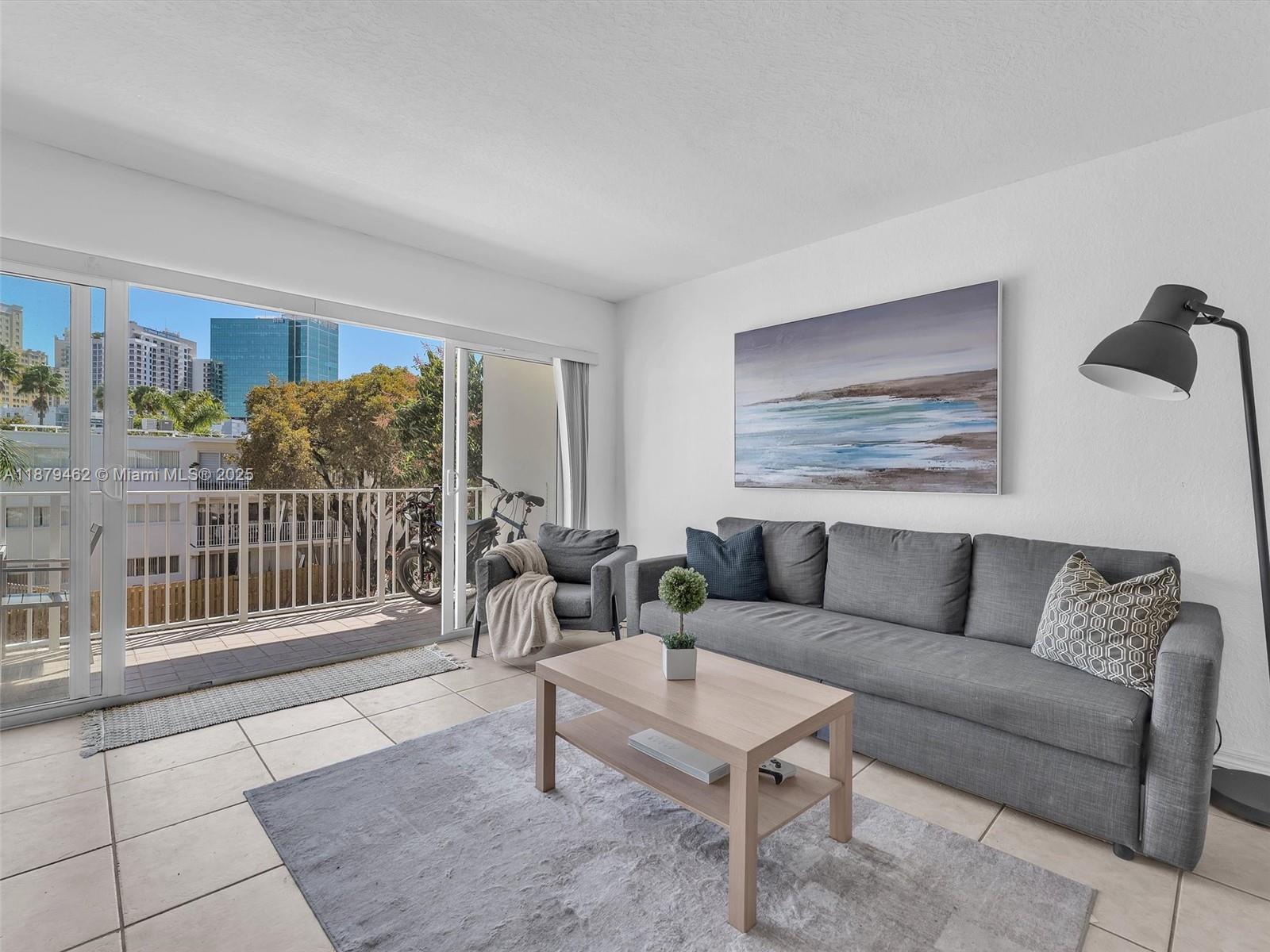 PARADISE AT DADELAND COND - Residential