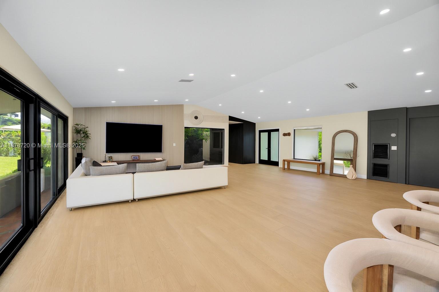 LOYOLA ESTATES - Residential