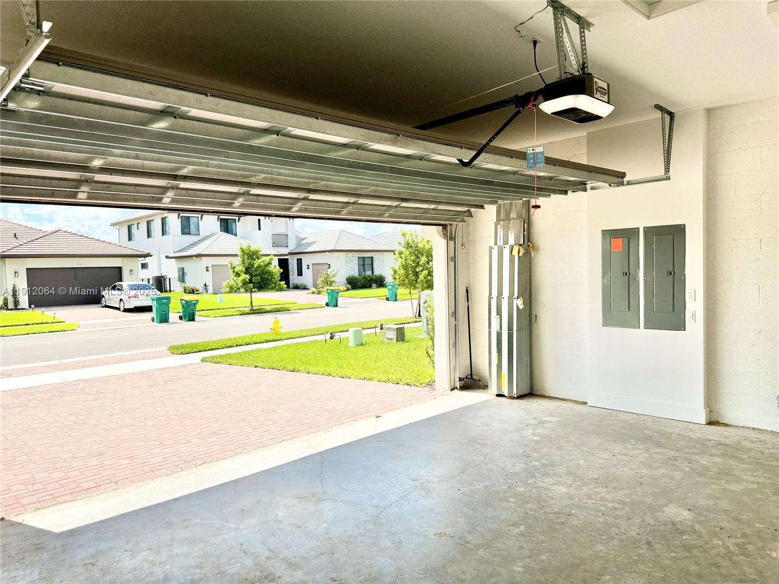 MAPLE RIDGE - Residential