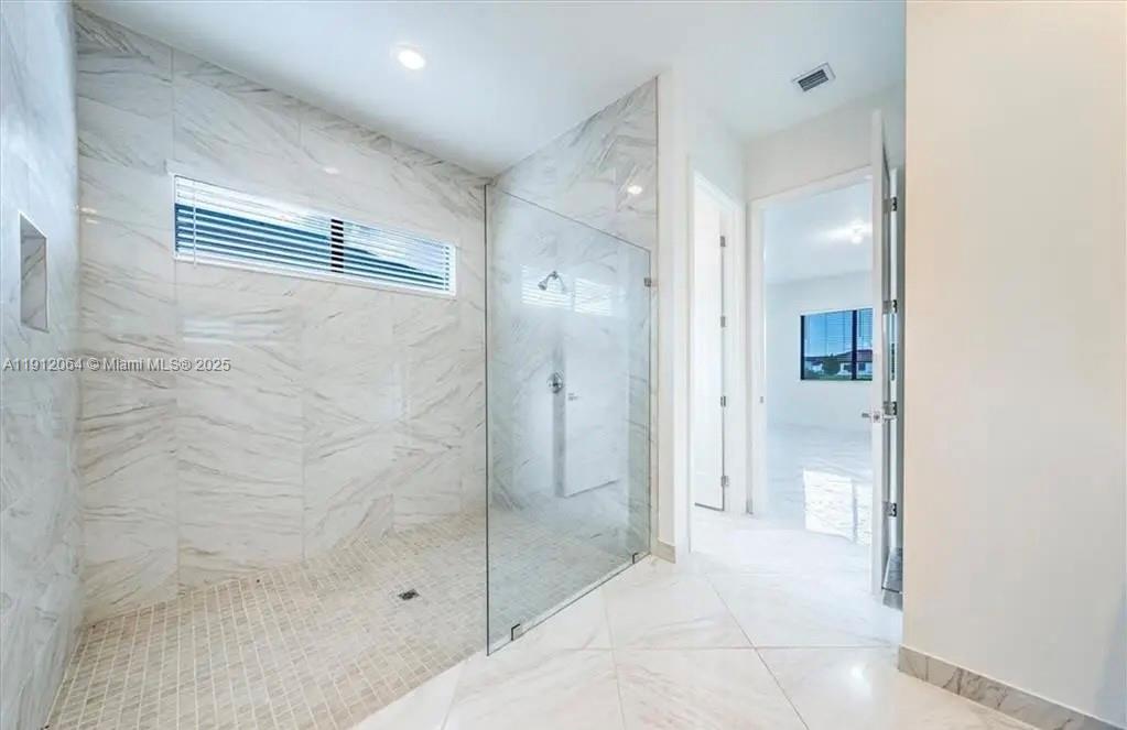 MAPLE RIDGE - Residential