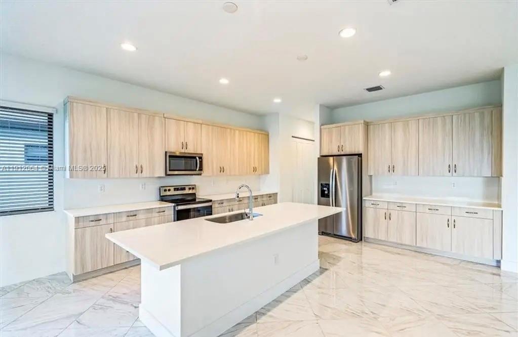 MAPLE RIDGE - Residential