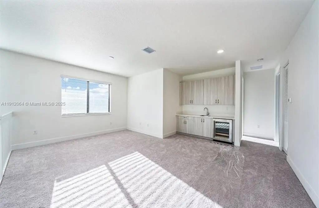 MAPLE RIDGE - Residential