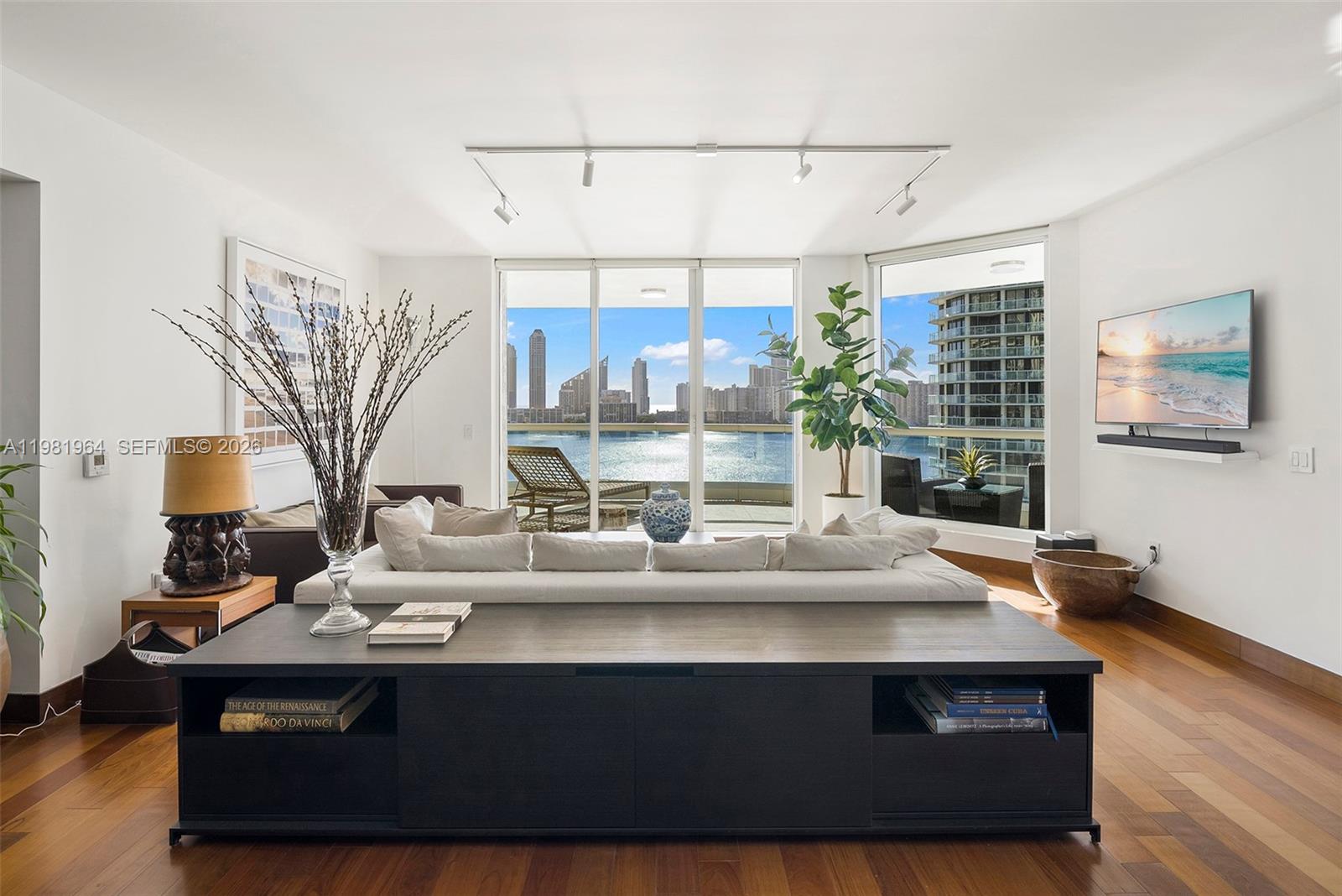 BELLAMARE @ WILLIAMS ISLA - Residential