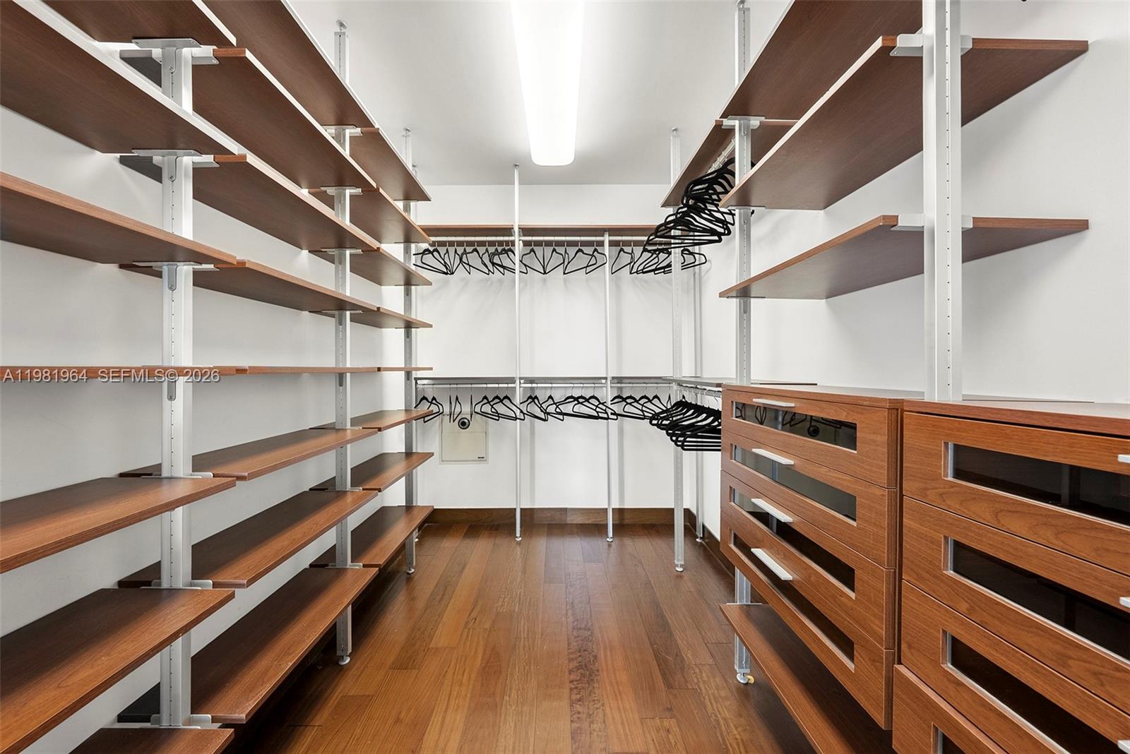 BELLAMARE @ WILLIAMS ISLA - Residential