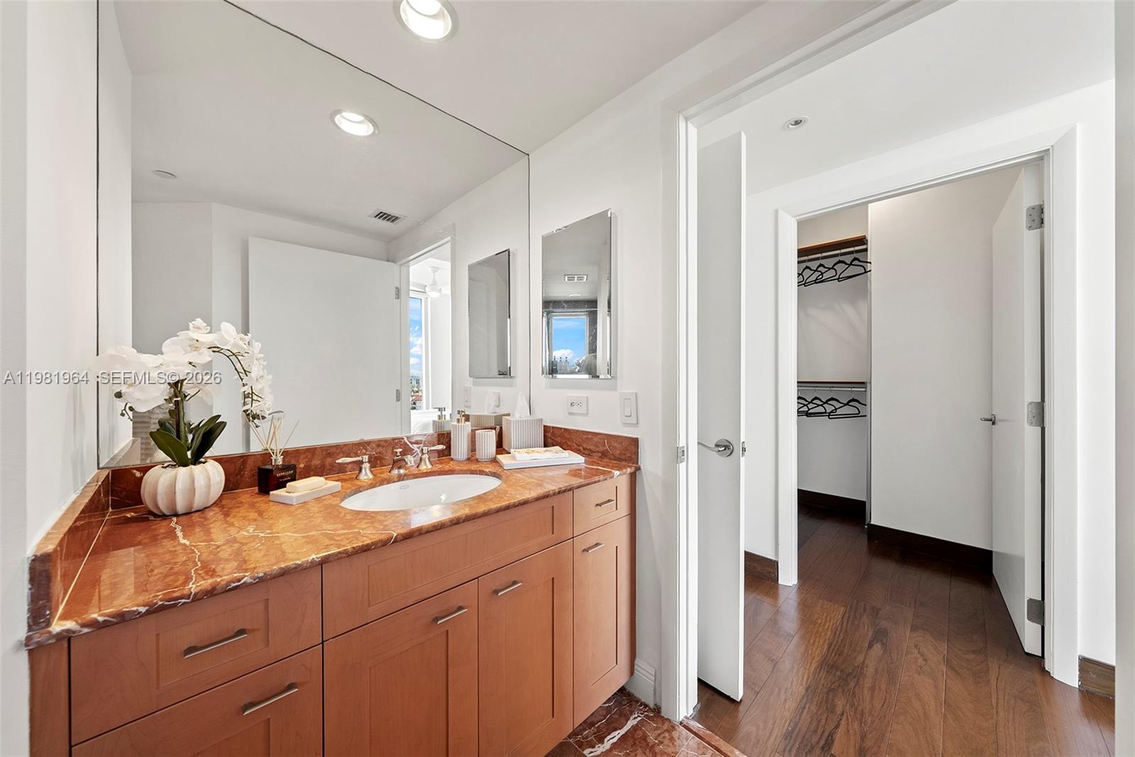 BELLAMARE @ WILLIAMS ISLA - Residential