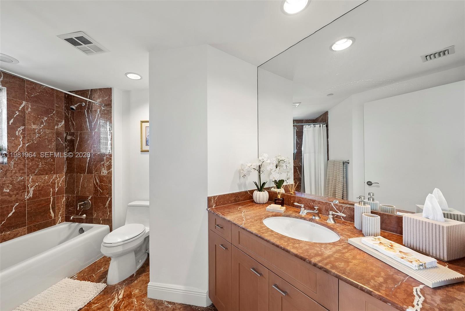 BELLAMARE @ WILLIAMS ISLA - Residential