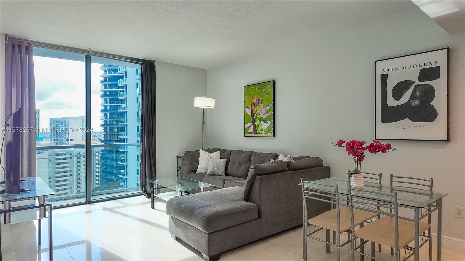 Property for Sale at 1060 Brickell Ave 1811, Miami, Broward County, Florida - Bedrooms: 2 
Bathrooms: 2  - $615,000