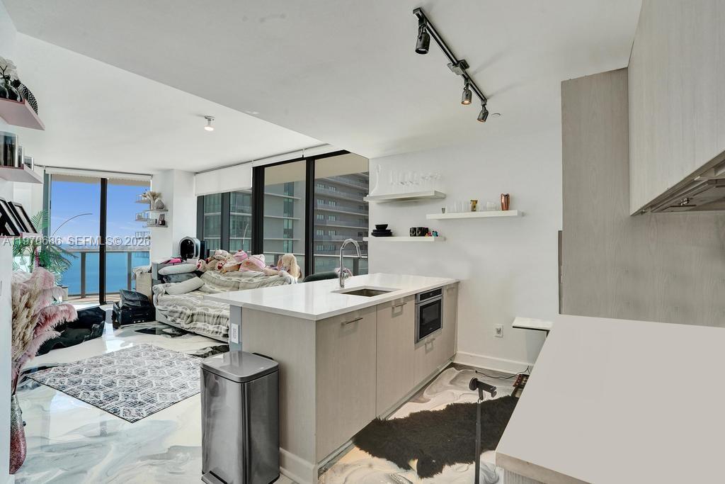 PARAISO BAYVIEWS CONDO - Residential