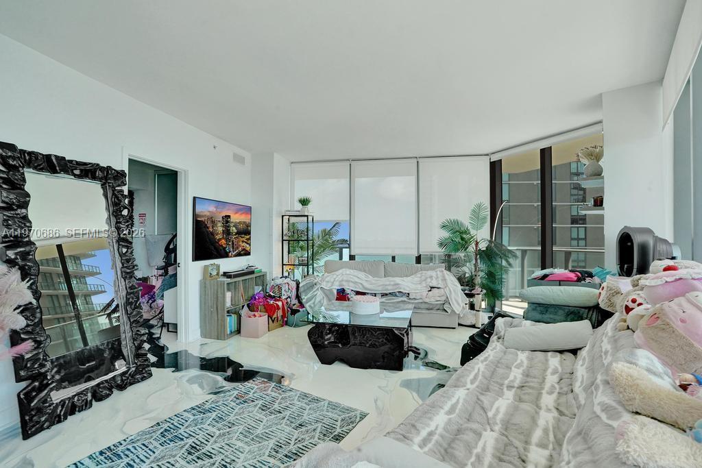 PARAISO BAYVIEWS CONDO - Residential