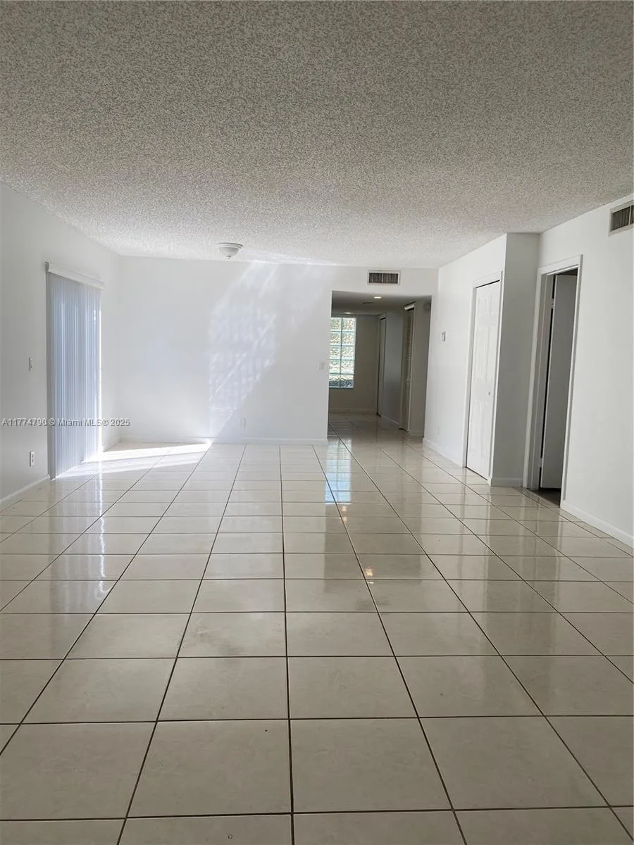 Weston, Florida 33326, United States, 2 Bedrooms Bedrooms, ,2 BathroomsBathrooms,Residential,Active,99649