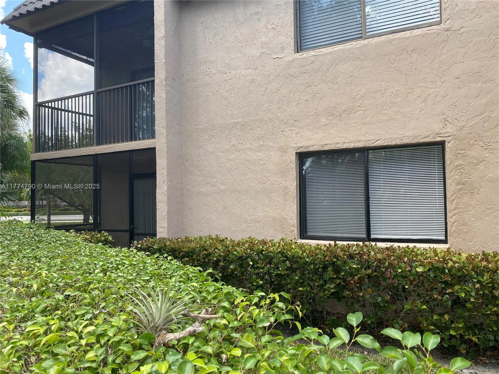 Weston, Florida 33326, United States, 2 Bedrooms Bedrooms, ,2 BathroomsBathrooms,Residential,Active,99649