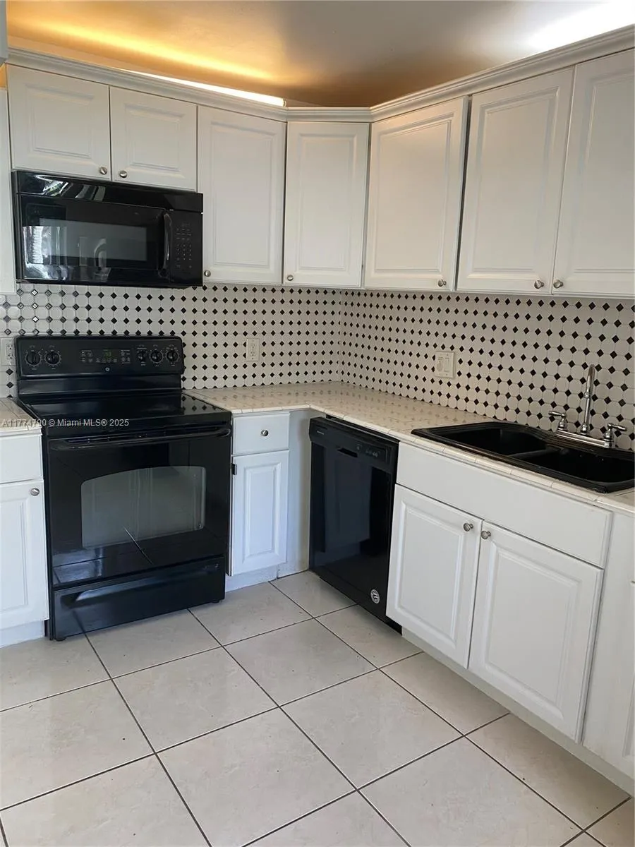 Weston, Florida 33326, United States, 2 Bedrooms Bedrooms, ,2 BathroomsBathrooms,Residential,Active,99649