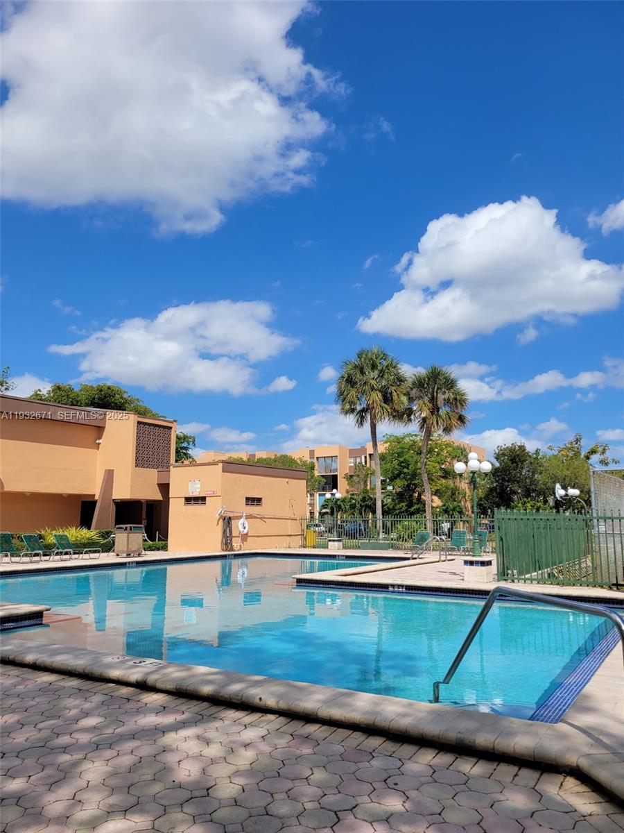 VERSIALLES GARDENS II CON - Residential Lease