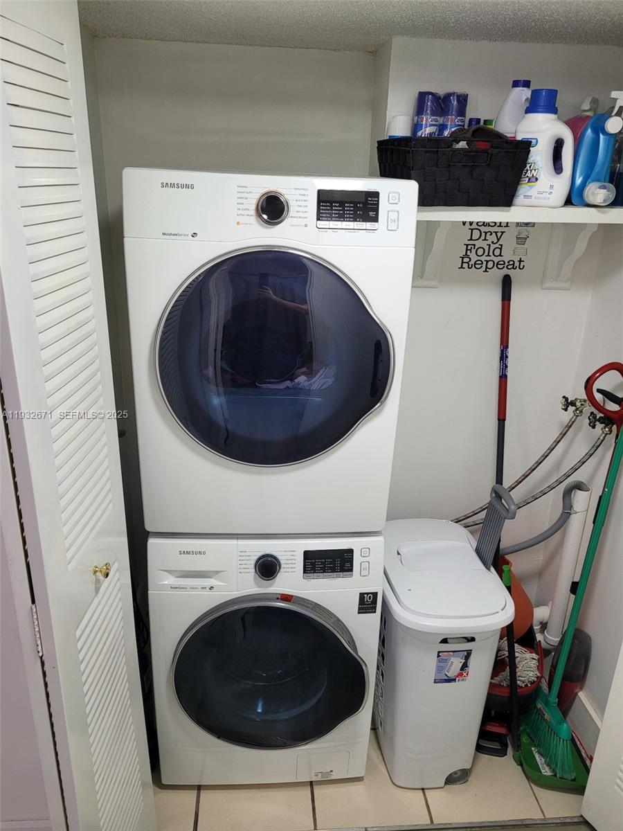 VERSIALLES GARDENS II CON - Residential Lease