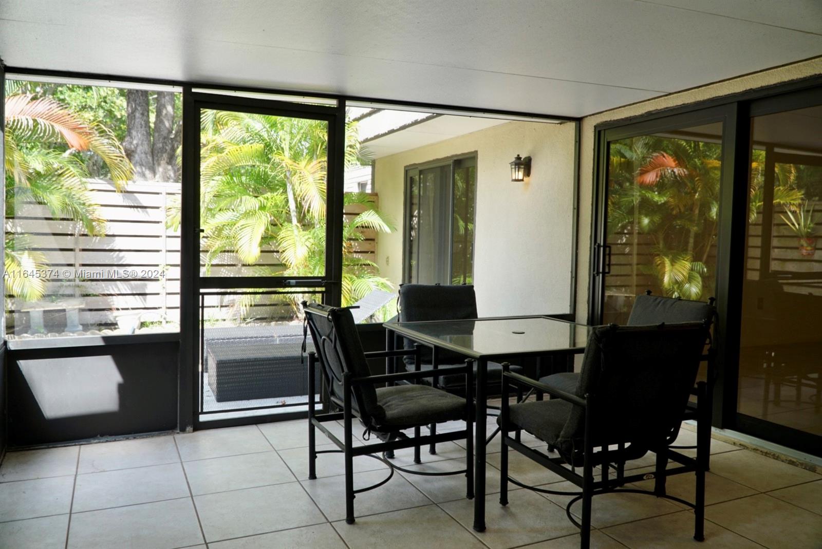 GLENWOOD TWNHS - Residential