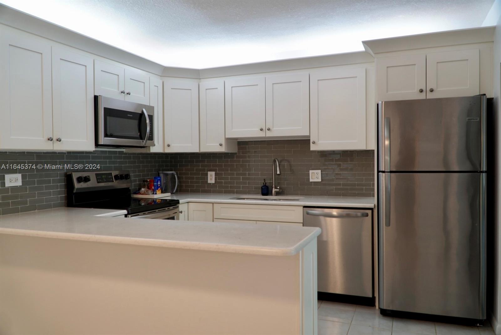 GLENWOOD TWNHS - Residential