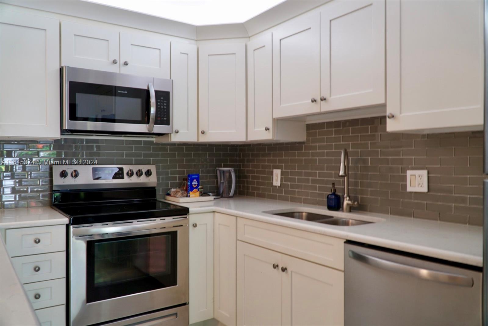 GLENWOOD TWNHS - Residential