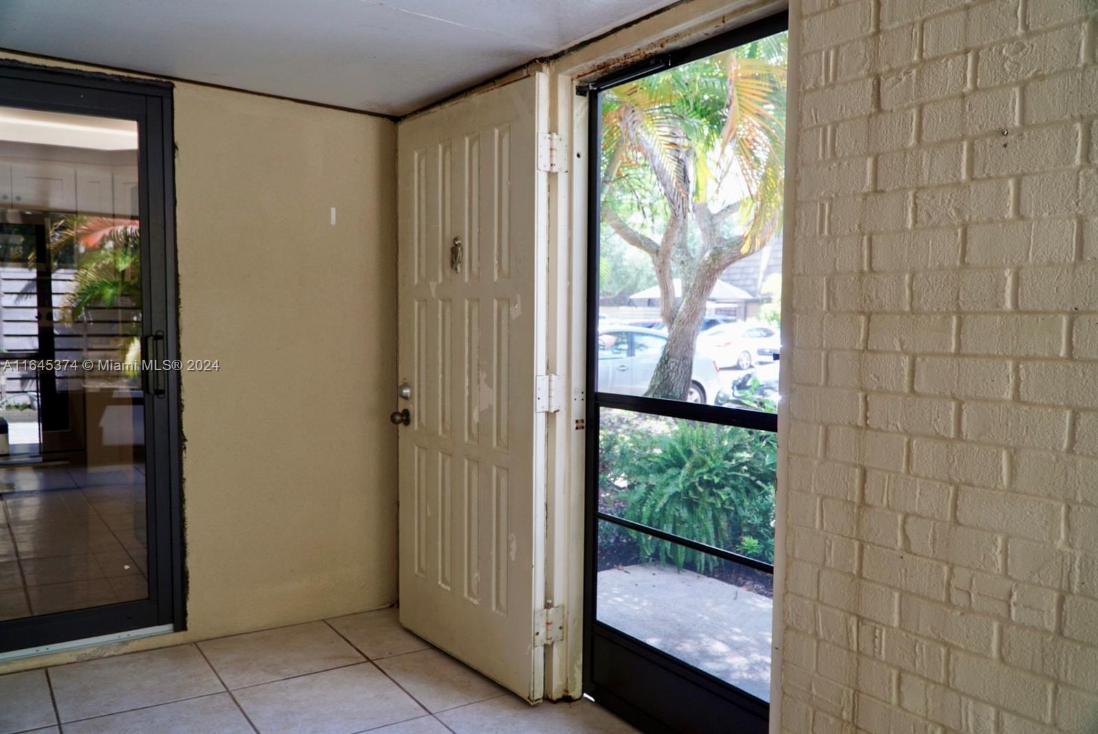 GLENWOOD TWNHS - Residential