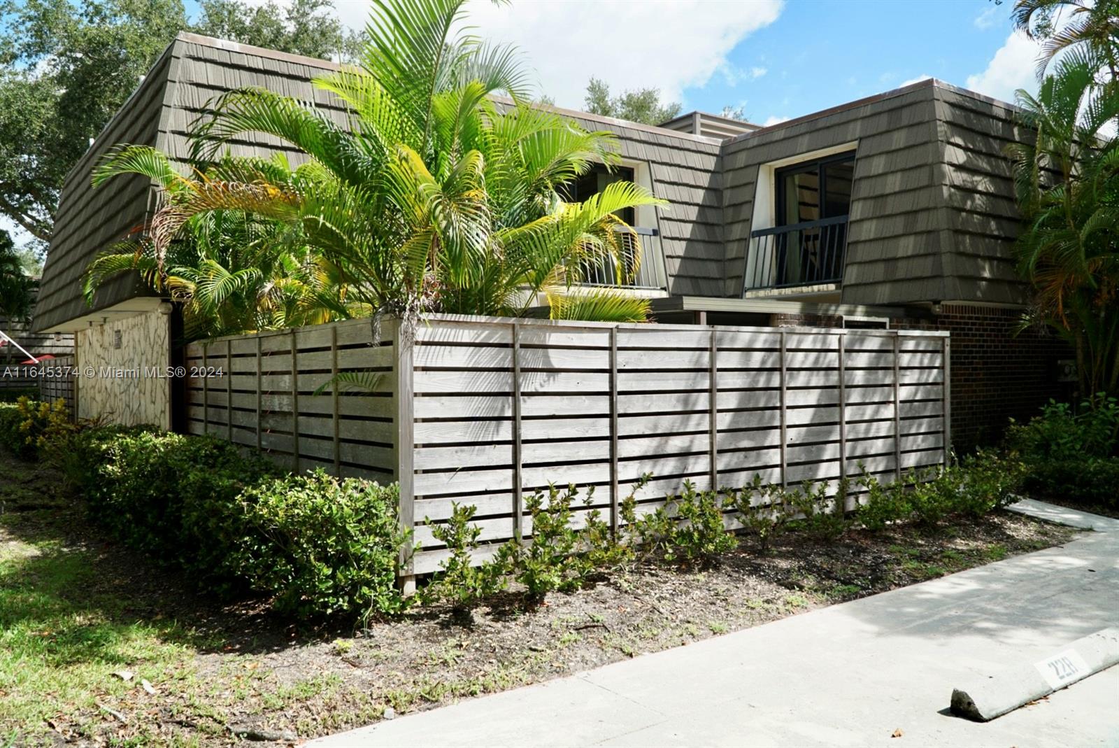 GLENWOOD TWNHS - Residential