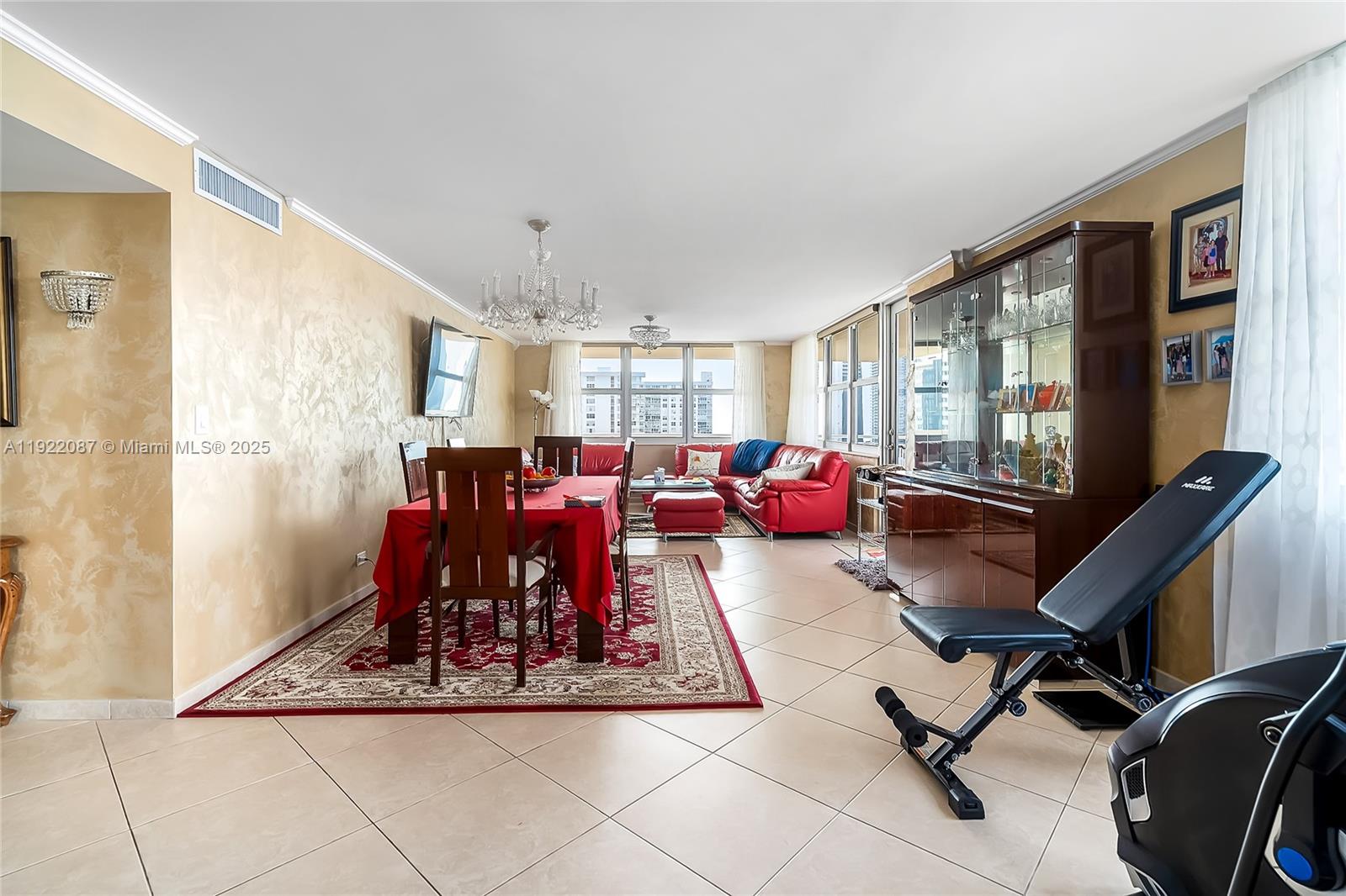 WINSTON TOWERS 100 CONDO - Residential