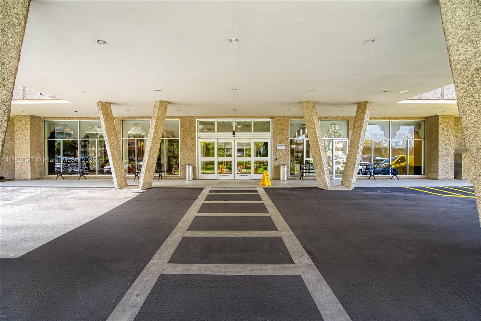 WINSTON TOWERS 100 CONDO - Residential