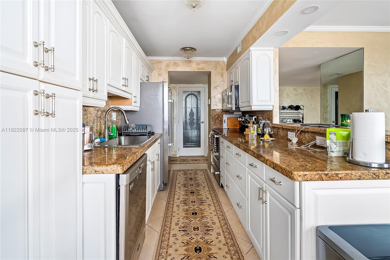 WINSTON TOWERS 100 CONDO - Residential