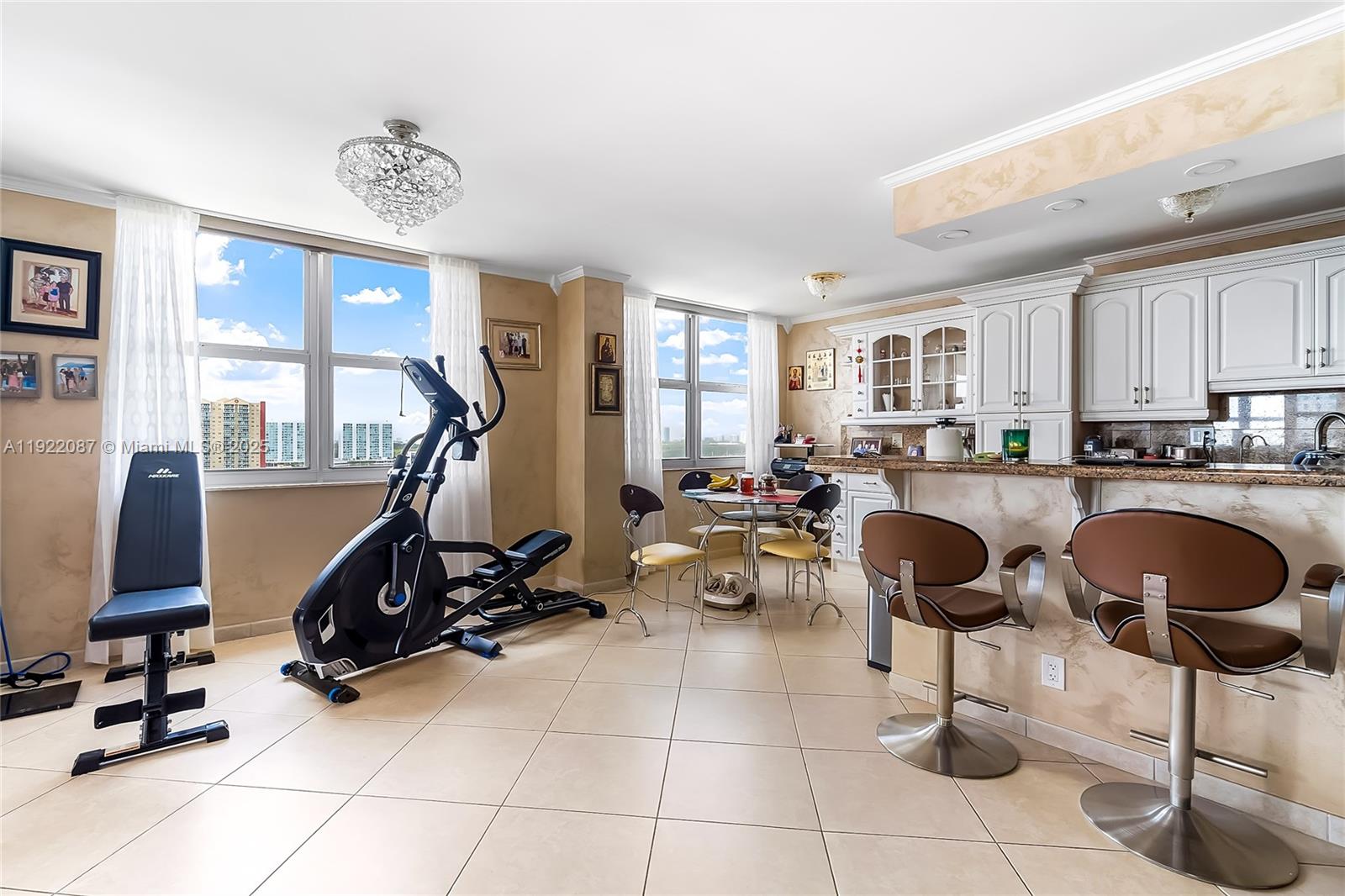 WINSTON TOWERS 100 CONDO - Residential