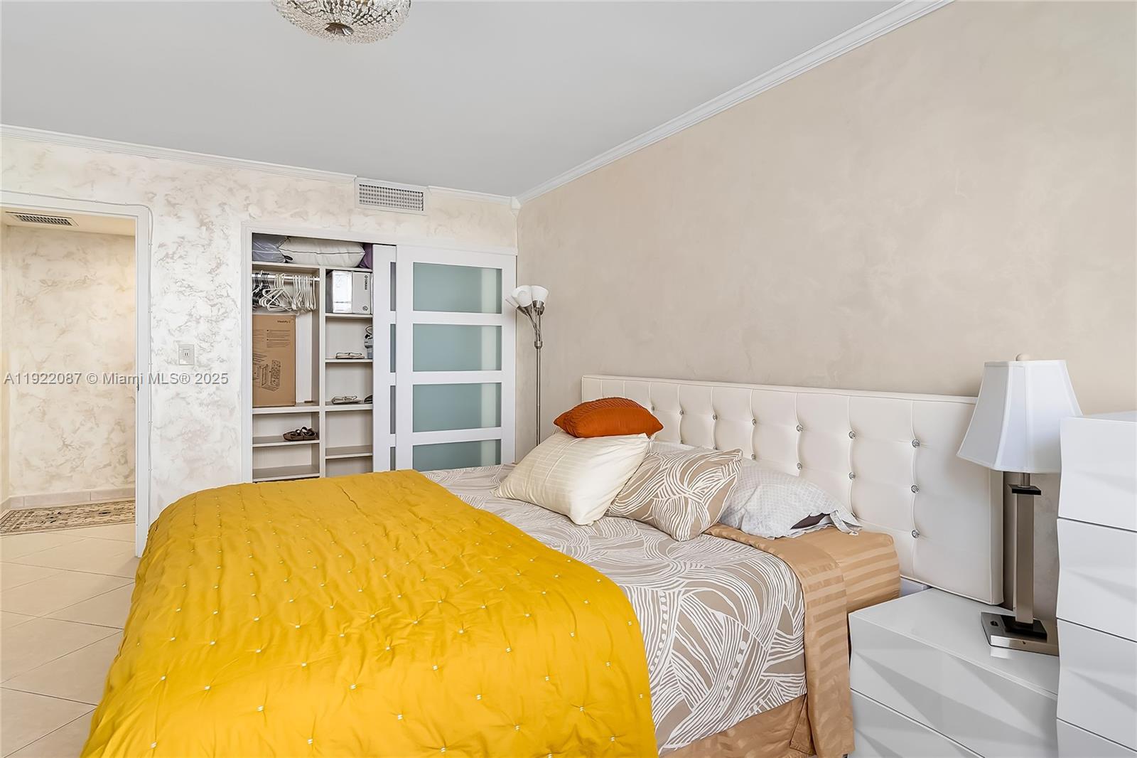 WINSTON TOWERS 100 CONDO - Residential