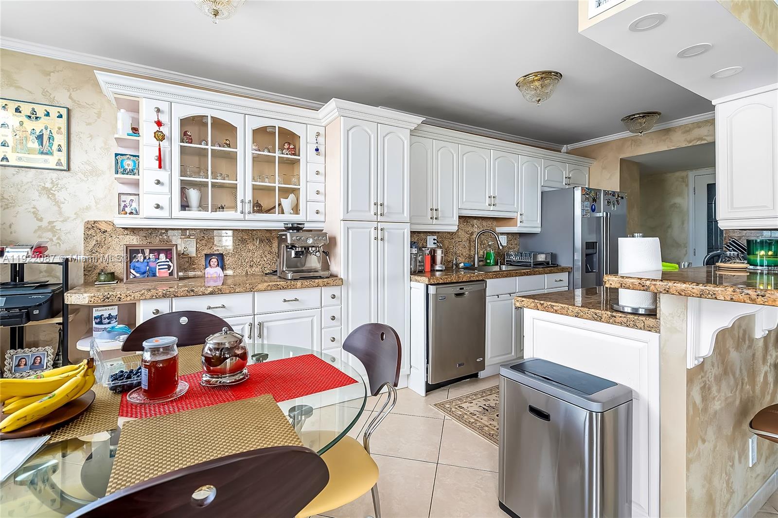 WINSTON TOWERS 100 CONDO - Residential