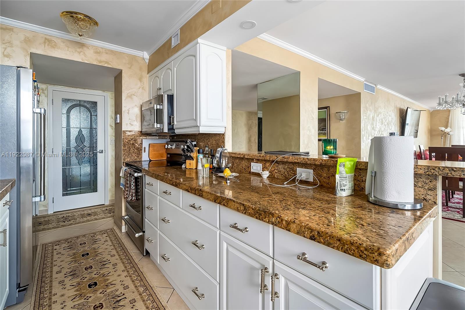 WINSTON TOWERS 100 CONDO - Residential