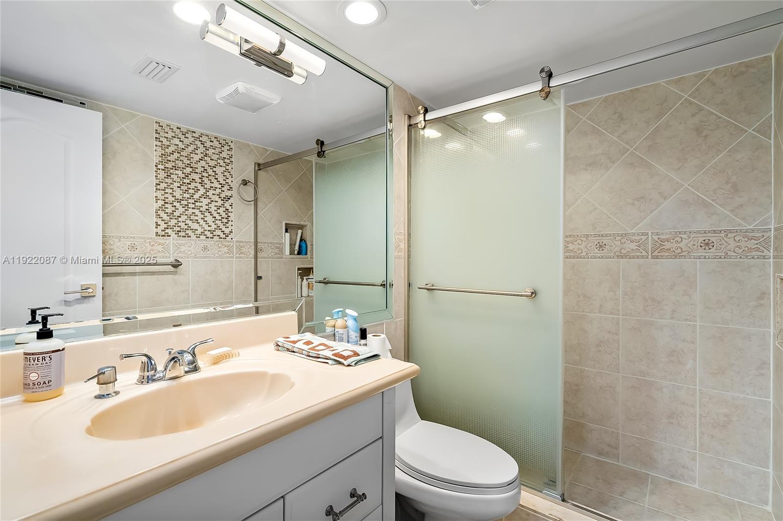 WINSTON TOWERS 100 CONDO - Residential