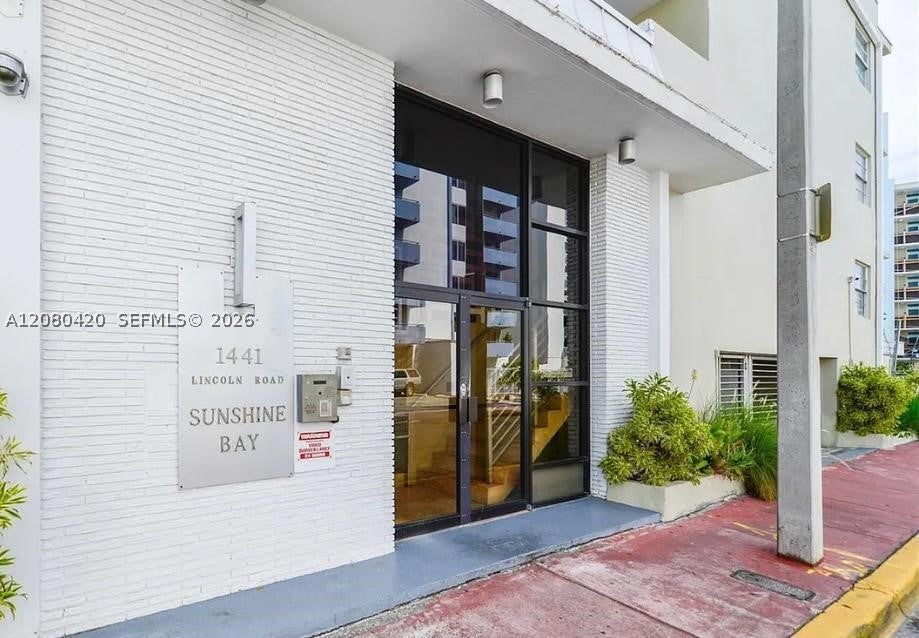 1441 Lincoln Rd 214