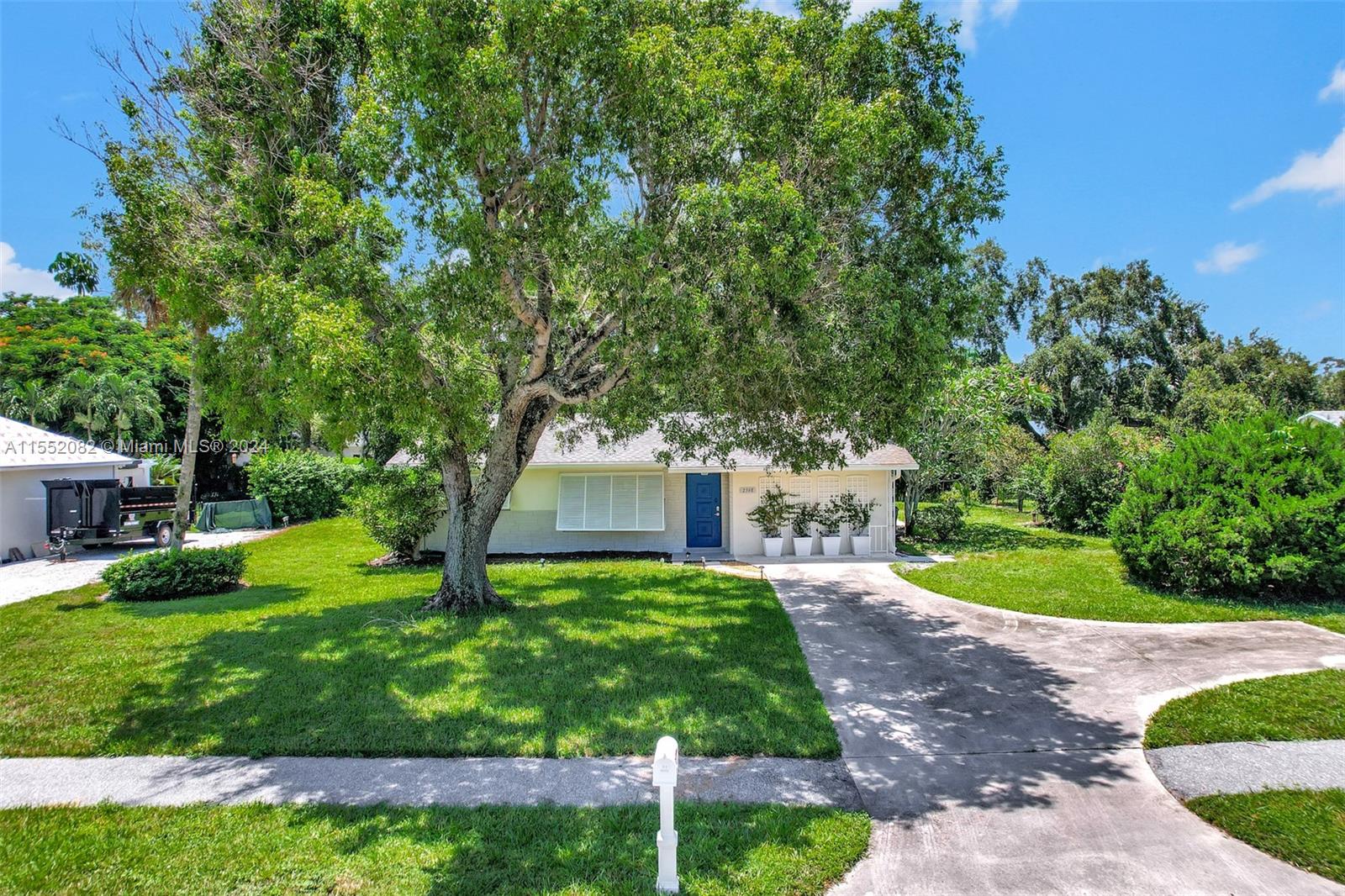 Property for Sale at 2598 Lone Pine Rd Rd, Palm Beach Gardens, Palm Beach County, Florida - Bedrooms: 3 
Bathrooms: 2  - $575,000