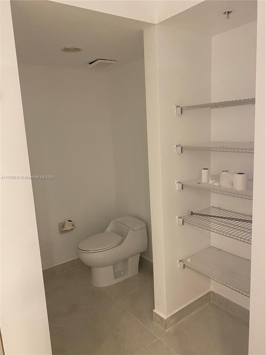 14951 Royal Oaks Ln 806