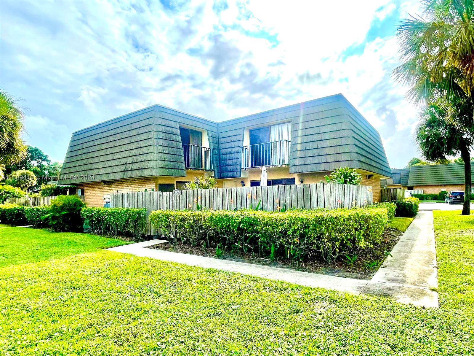 2435 24th Way Way, West Palm Beach, Palm Beach County, Florida - 2 Bedrooms  
3 Bathrooms - 