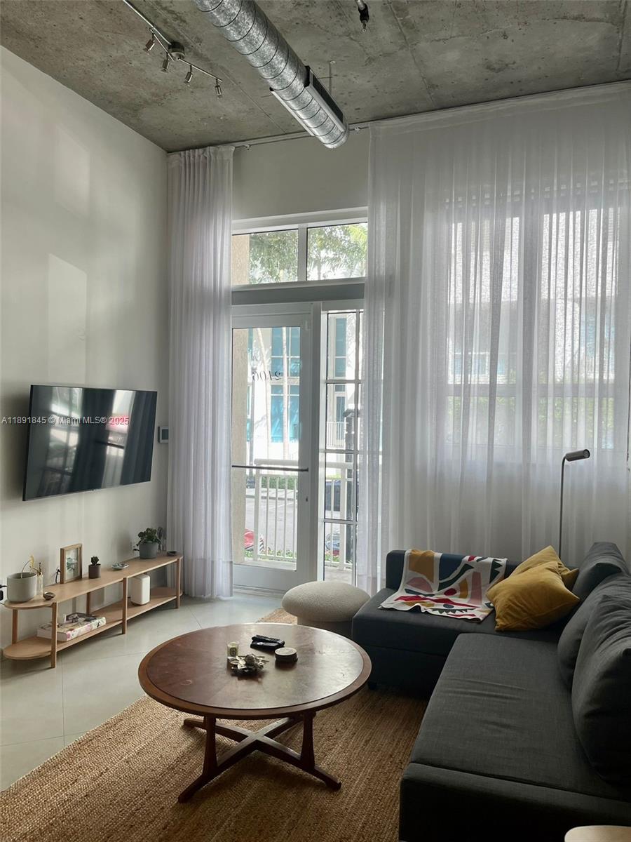 2001 Biscayne Blvd 2106