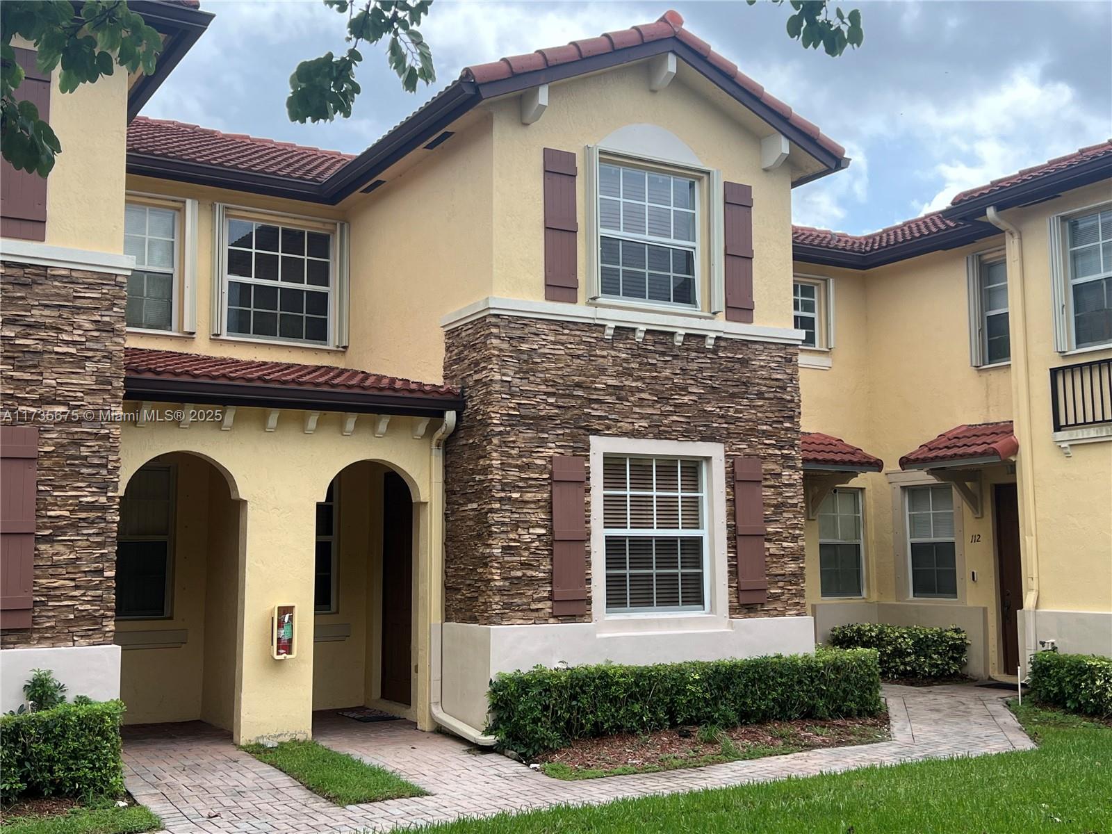 Property for Sale at 1655 Ne 33rd Rd 110-4, Homestead, Miami-Dade County, Florida - Bedrooms: 3 
Bathrooms: 3  - $275,000