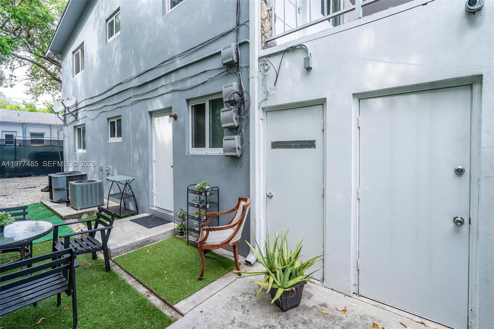 LEMON CITY WHITES - Residential Income