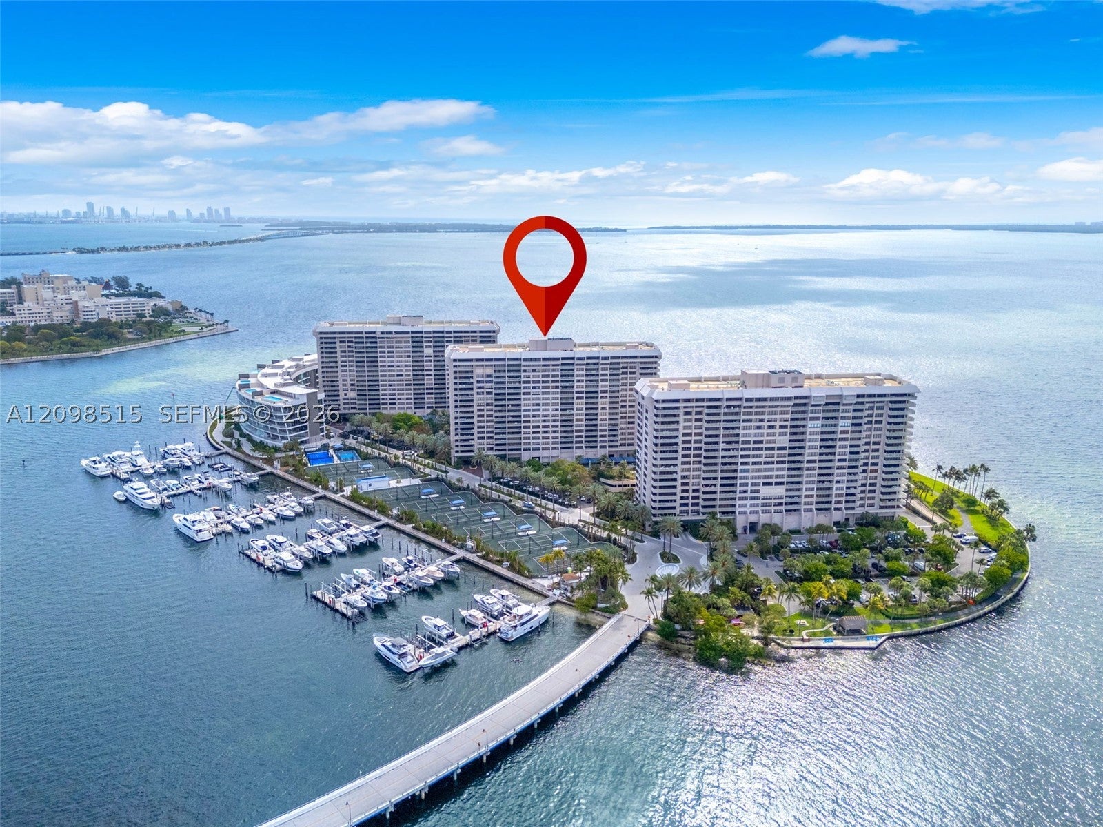 2 Grove Isle Dr B606