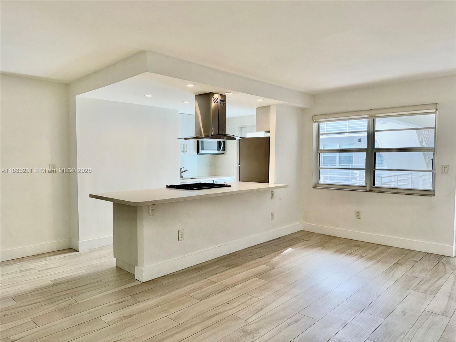 1698 Jefferson Ave 28