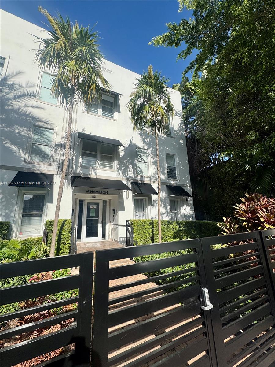 Studio Now Available on Lenox Avenue in Miami Beach. Near Lincoln Road and near by shops and restaurant
Apartment is located on the first floor with the option of fully furnished. Owner is willing to empty the property by move in date.
Property comes with a small dishwasher, stove, and microwave with a laundry facility across the hallway.
To qualify, renters much make 3x monthly rent or more, prior rental history, and a credit score of 600 or above. One month rent, two month deposit required to move in. Proof of Renters Insurance is required Prior to Move-in Date. Credit, Background and Eviction Check Conducted During Application Process.
Application Fees & Move-In Charges: $60 Application fee per Adult.
HOA application is $150 per applicant or Married couples.