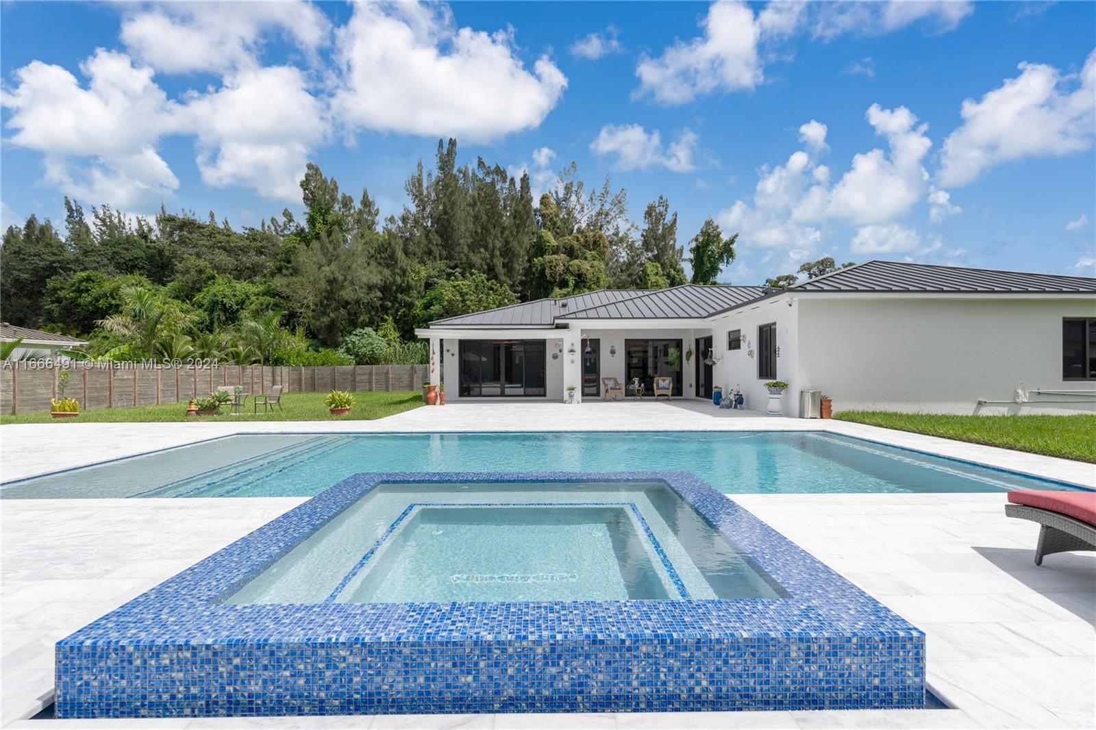PALMERA GROVE SUBDIVISION - Residential