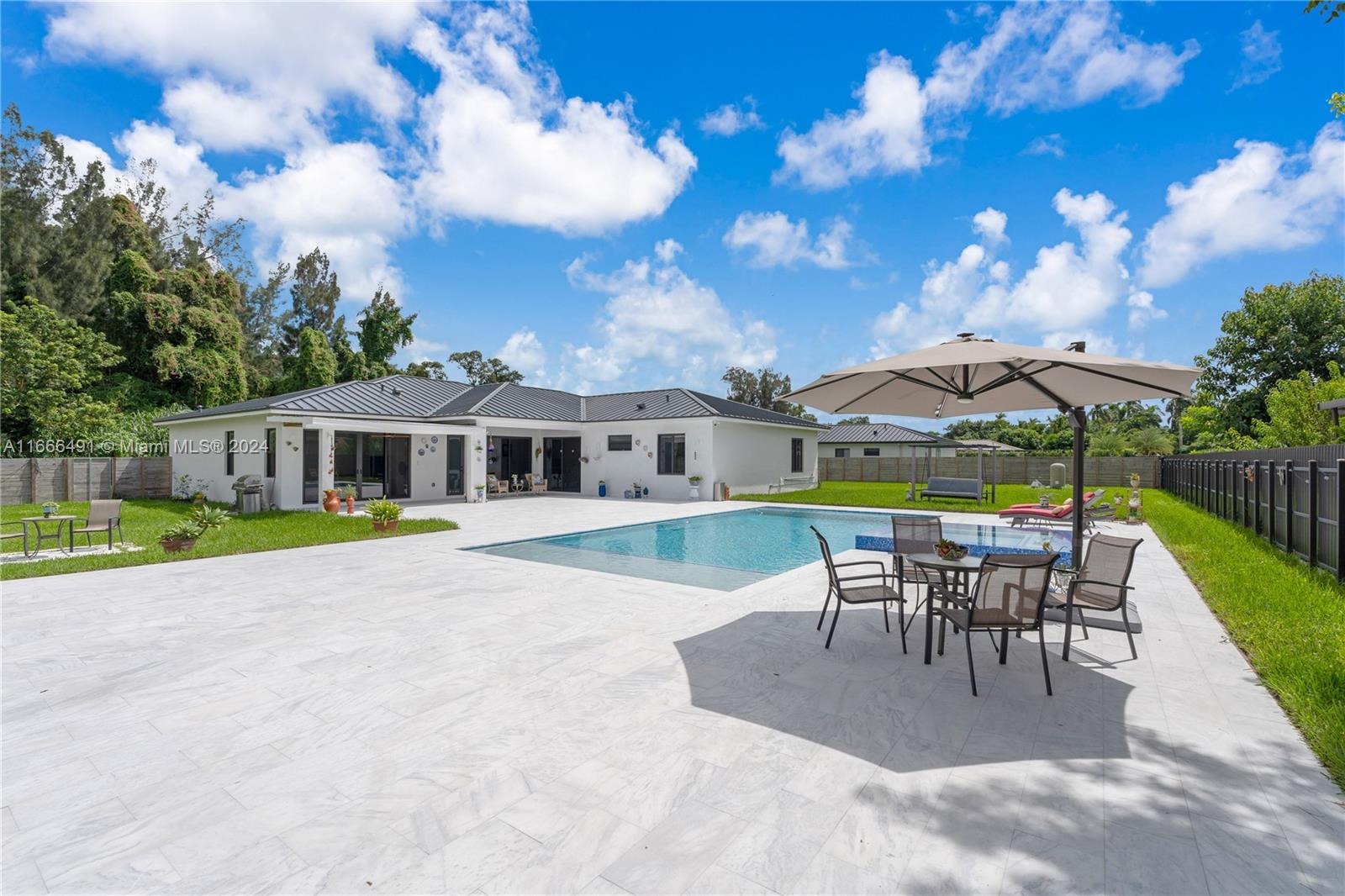 PALMERA GROVE SUBDIVISION - Residential