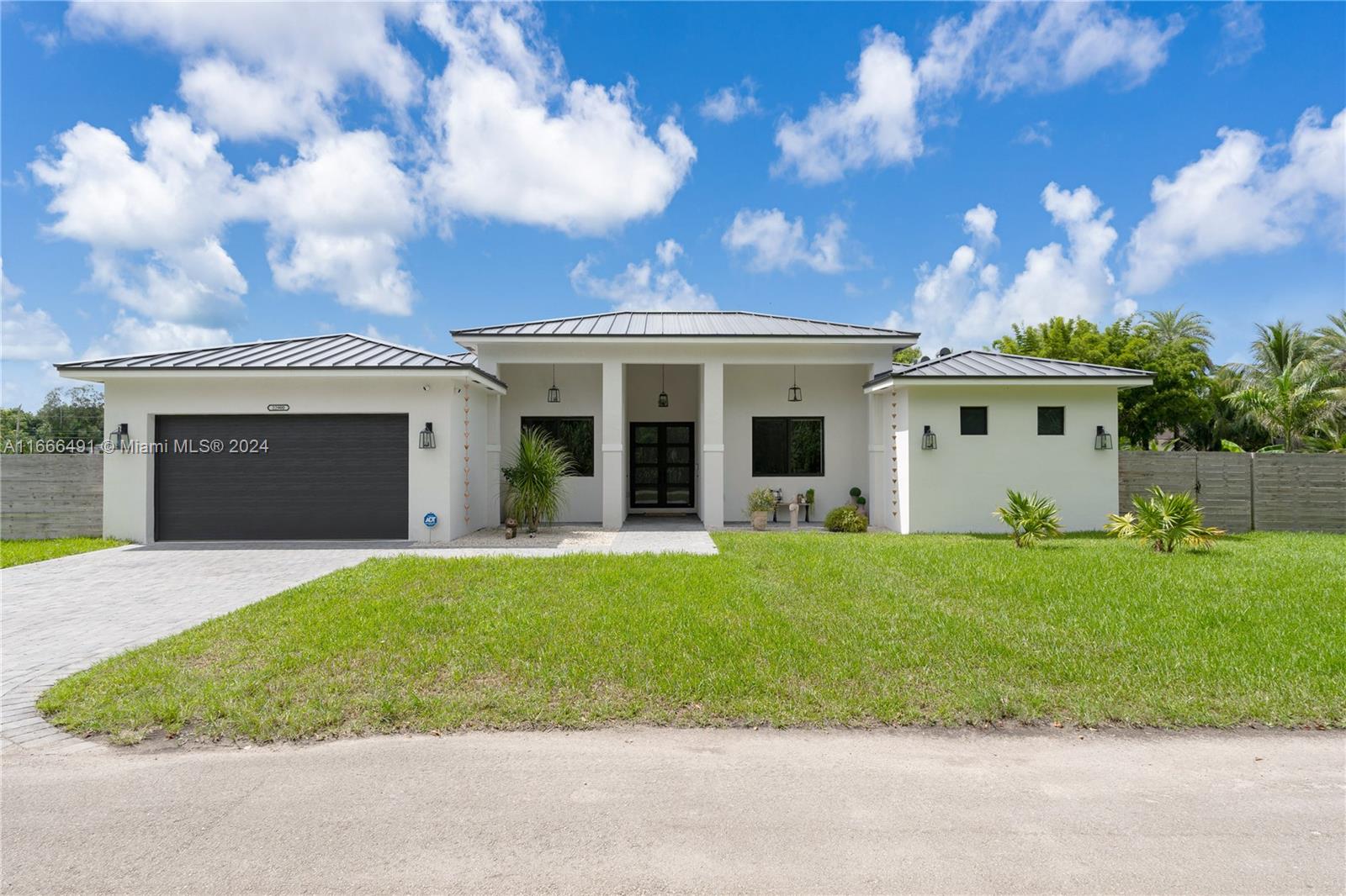PALMERA GROVE SUBDIVISION - Residential
