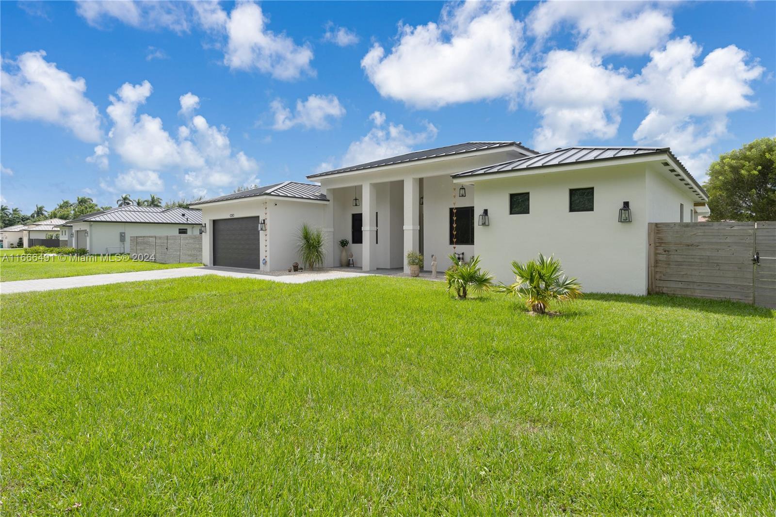 PALMERA GROVE SUBDIVISION - Residential