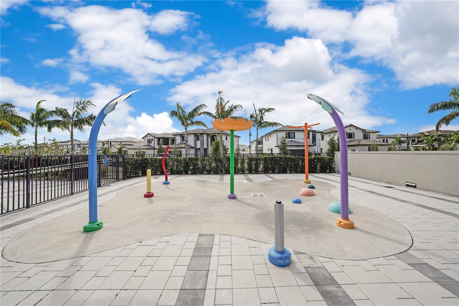 DOWNTOWN DORAL SOUTH PHAS - Residential