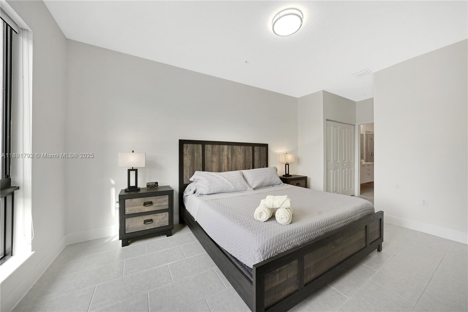 DOWNTOWN DORAL SOUTH PHAS - Residential
